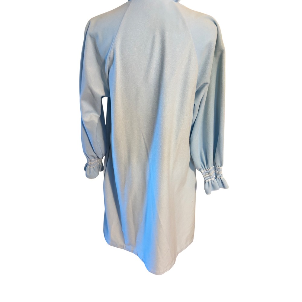 Vintage Gilligan O'Malley Blue Smocked Ruffle Button Front Robe Housecoat M L - Picture 2 of 3